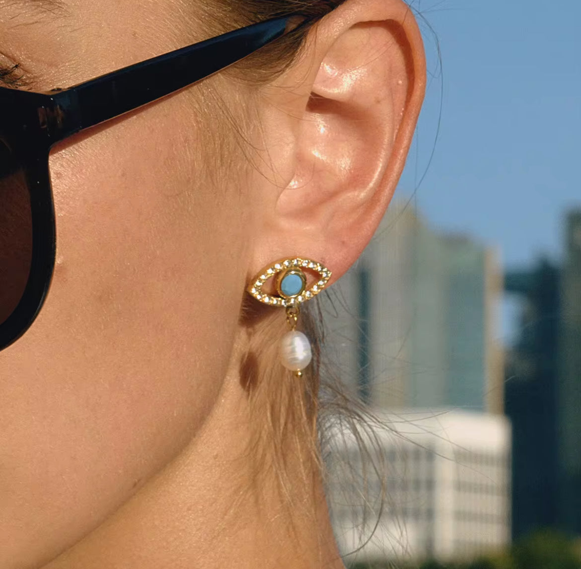 Lusil eye-pearl earrings